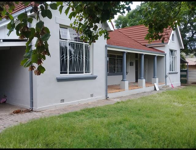 5 BEDROOM DUET FOR SALE IN DASPOORT
